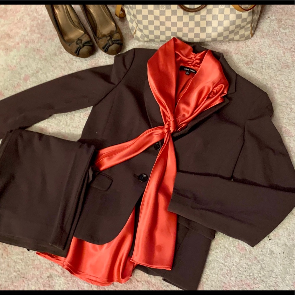 Beautiful Like New Nine West Suit